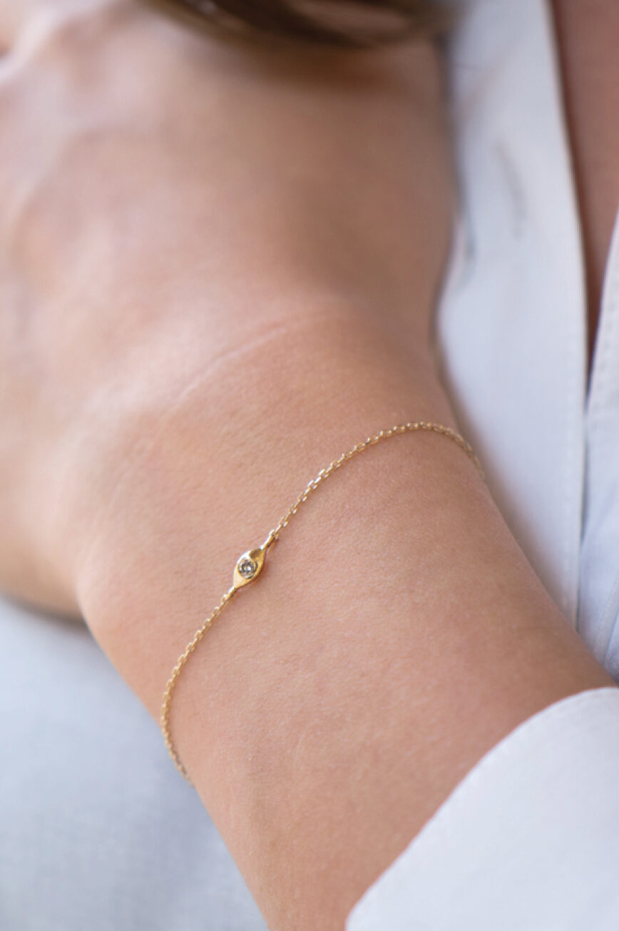 Yellow gold chain bracelet single bezel-set diamond station Celine Daoust