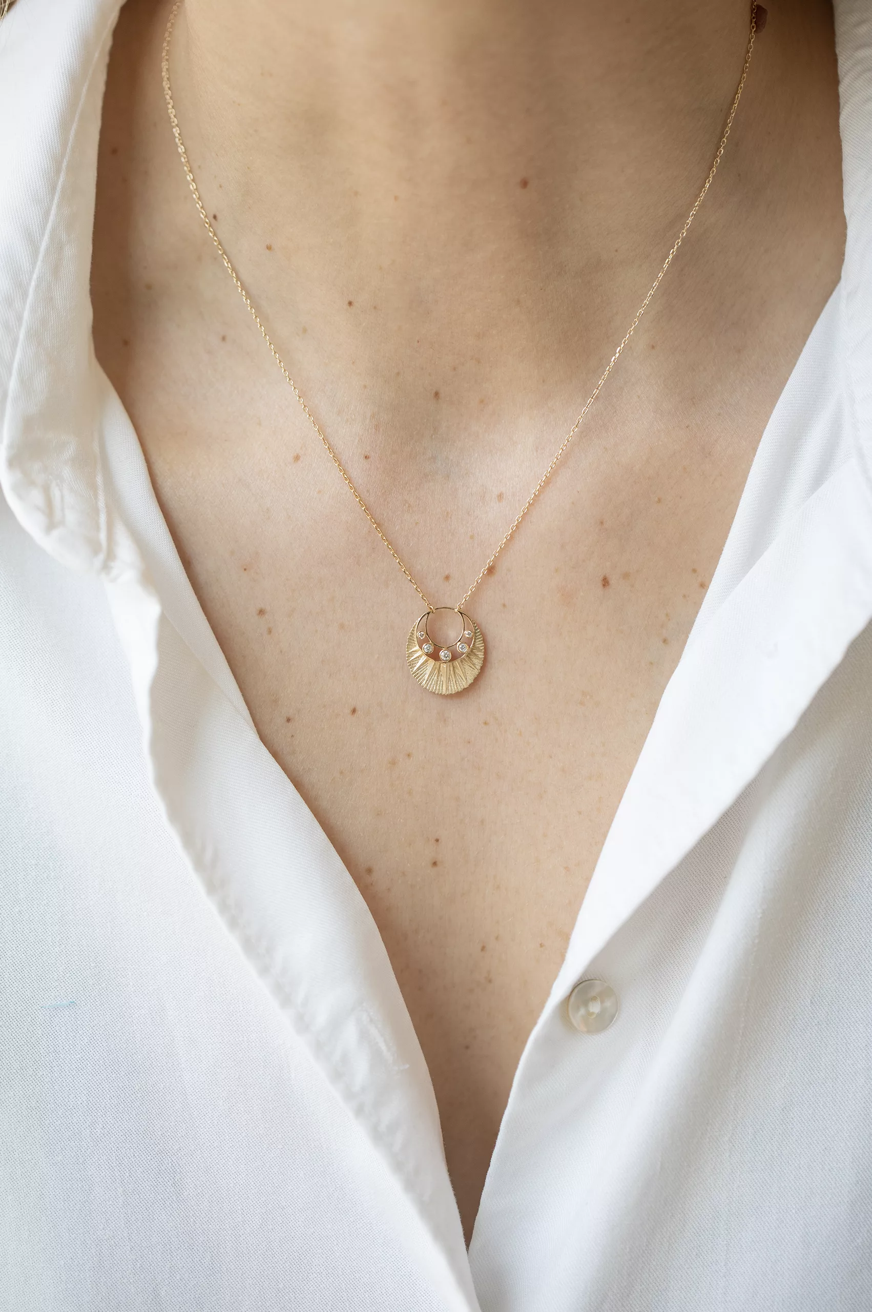 Gold necklace crescent moon pendant five diamonds engraved Céline Daoust