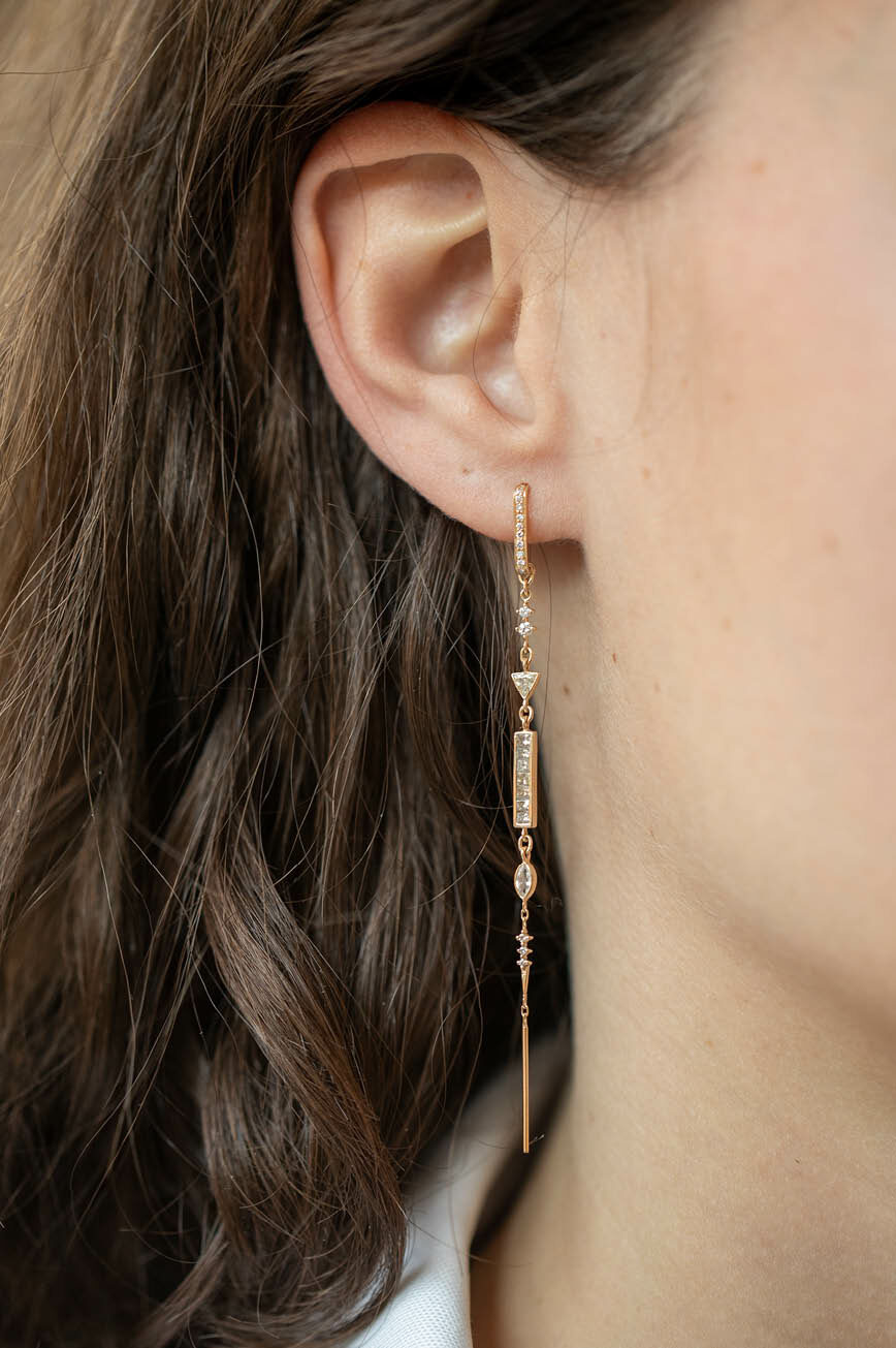 Yellow gold single threader earring square trillion diamond linear drop Celine Daoust