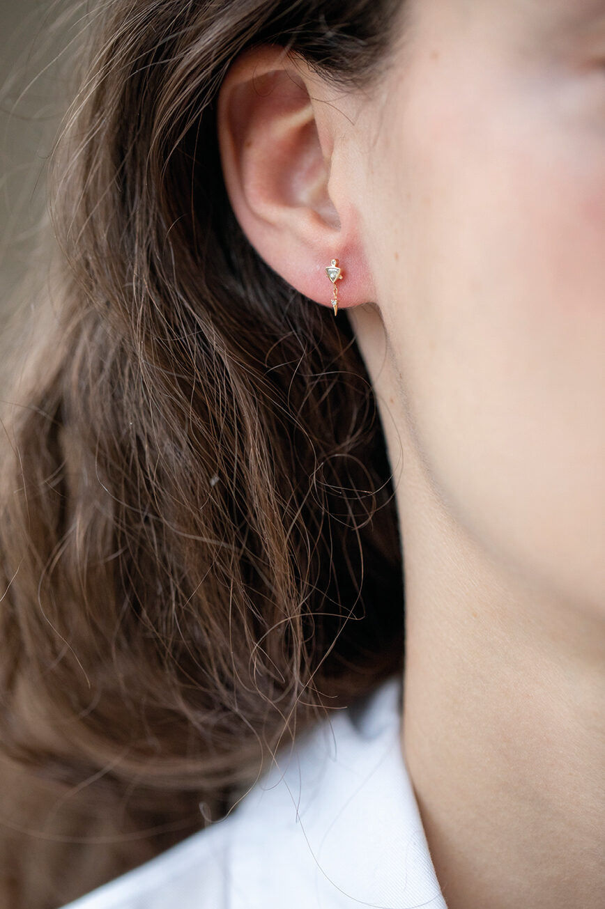 Gold single earring triangle diamond drop star charm Céline Daoust