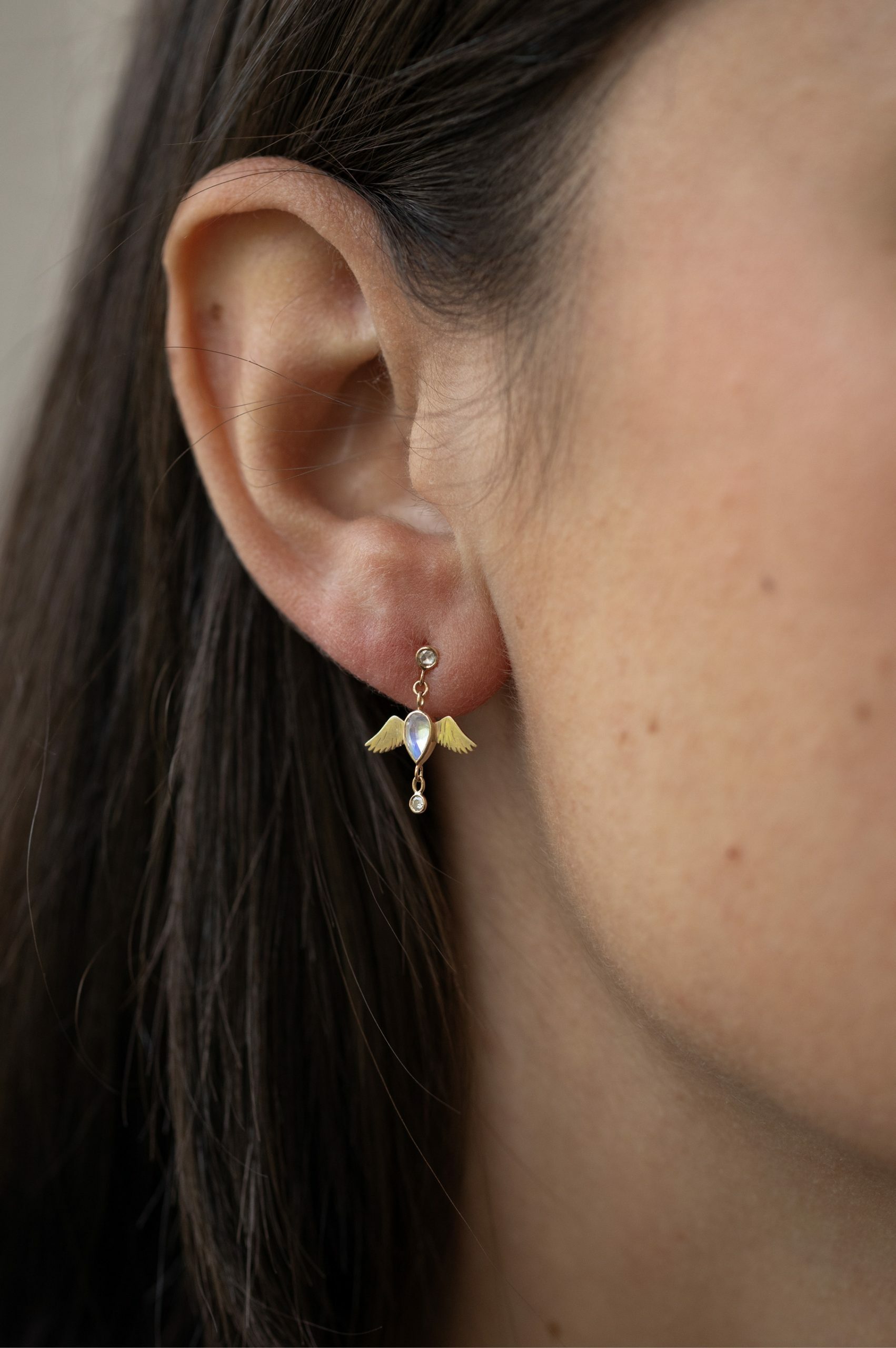 Gold single earring pear moonstone bird motif diamond drops Céline Daoust