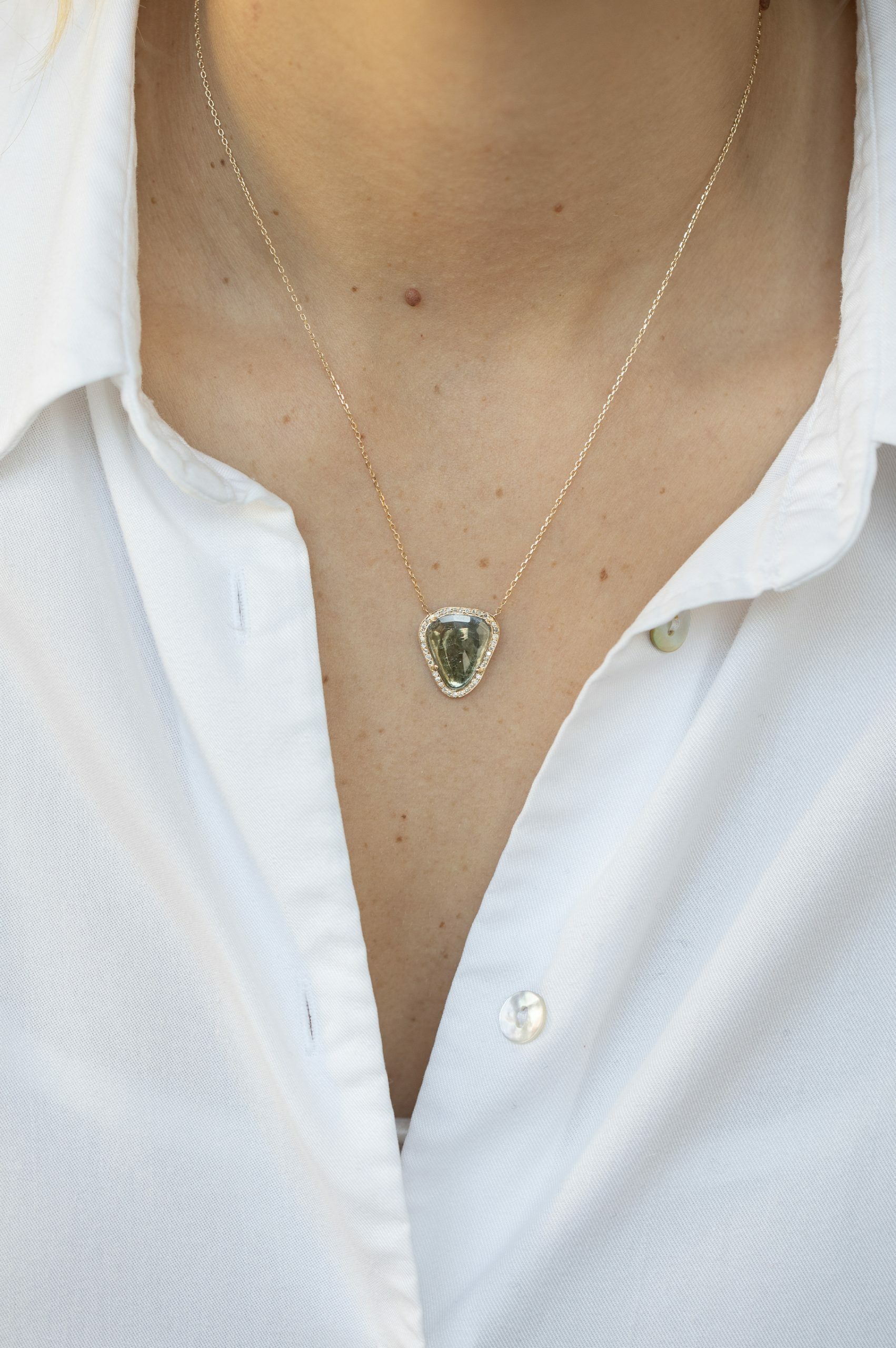 Yellow gold necklace triangle grey green tourmaline pavé diamond halo pendant chain Celine Daoust