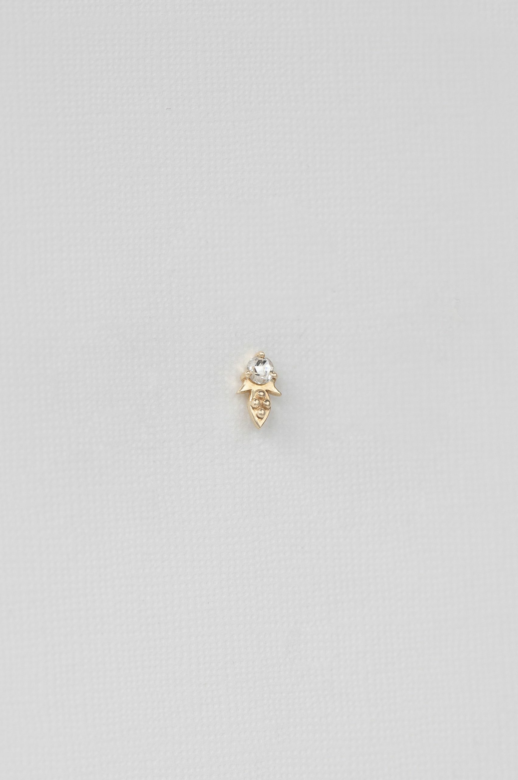 Gold stud single earring rose-cut diamond bee motif Céline Daoust
