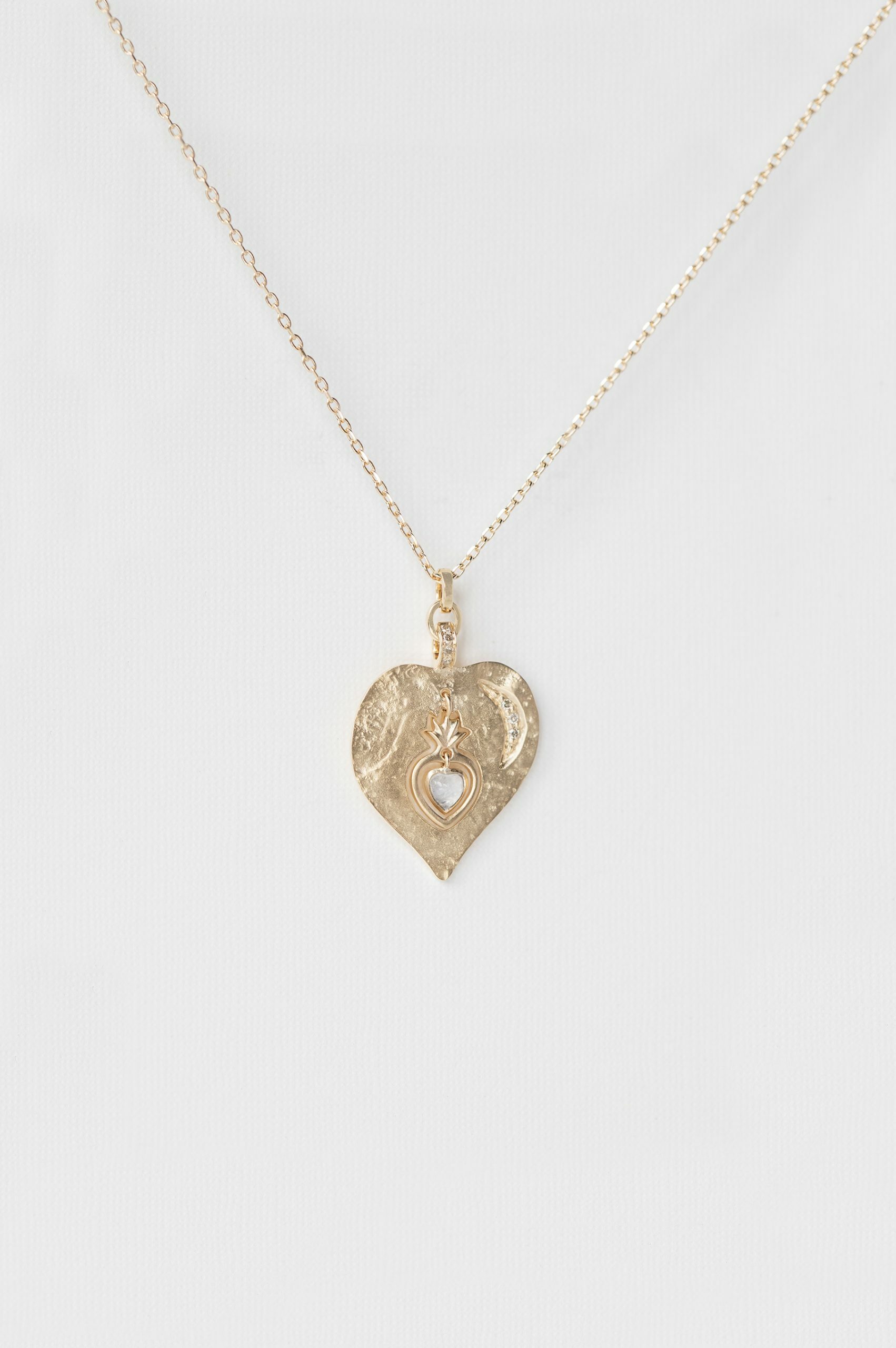 Gold necklace heart medal engraved twin flame dangling moonstone Céline Daoust