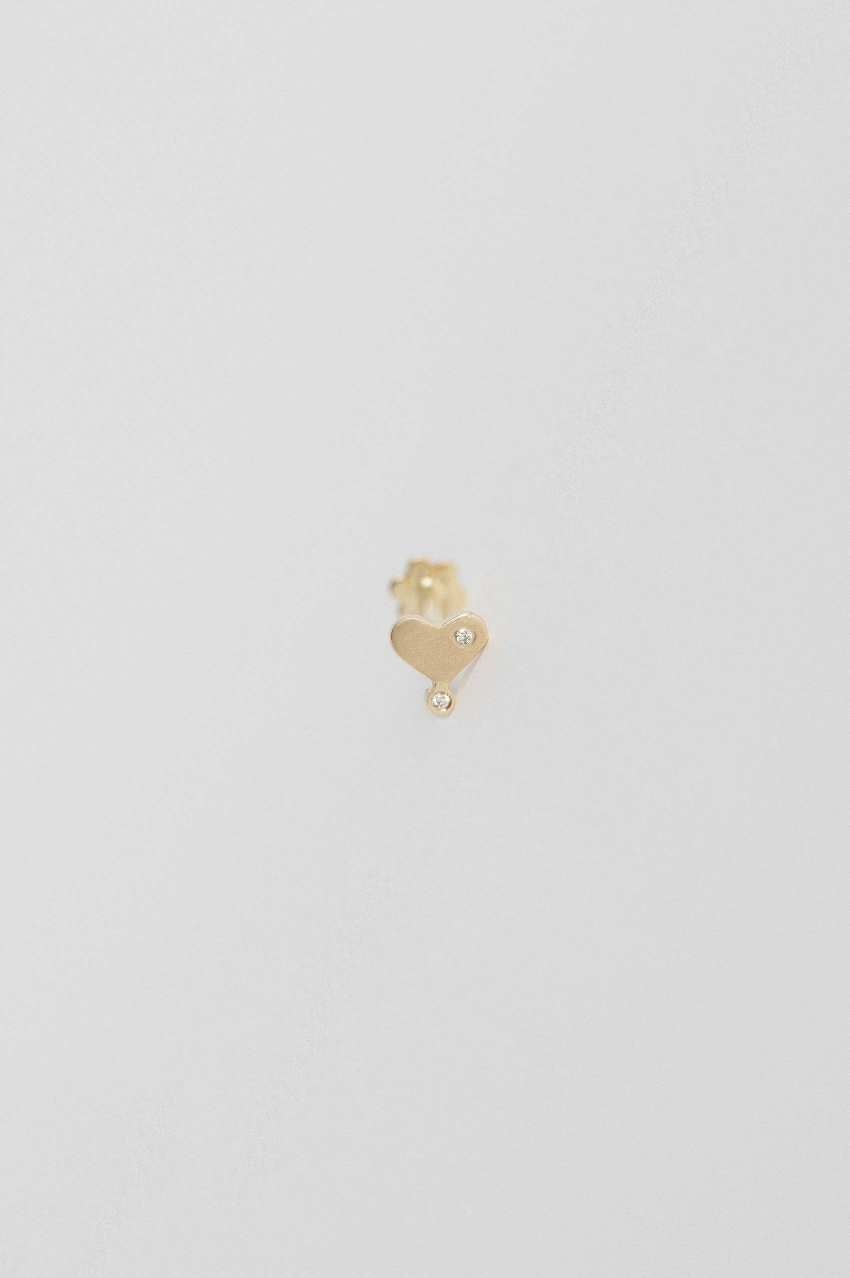 Yellow gold flat back piercing heart-shaped stud diamond accent Celine Daoust