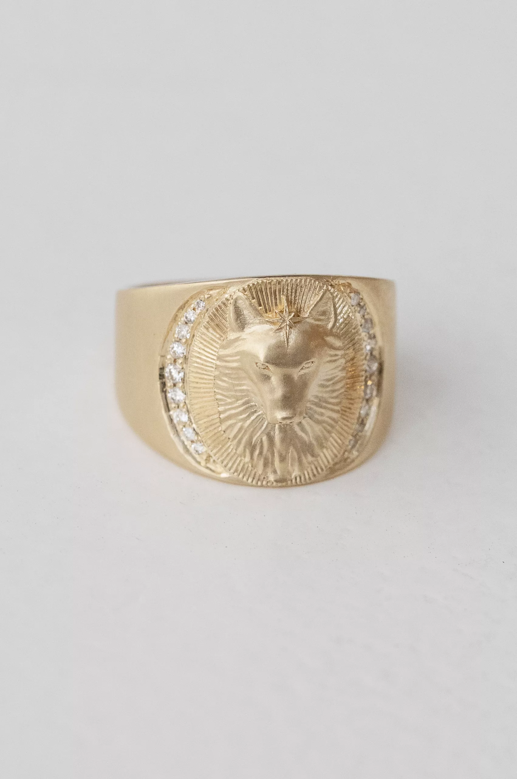 Wolf totem diamonds ring