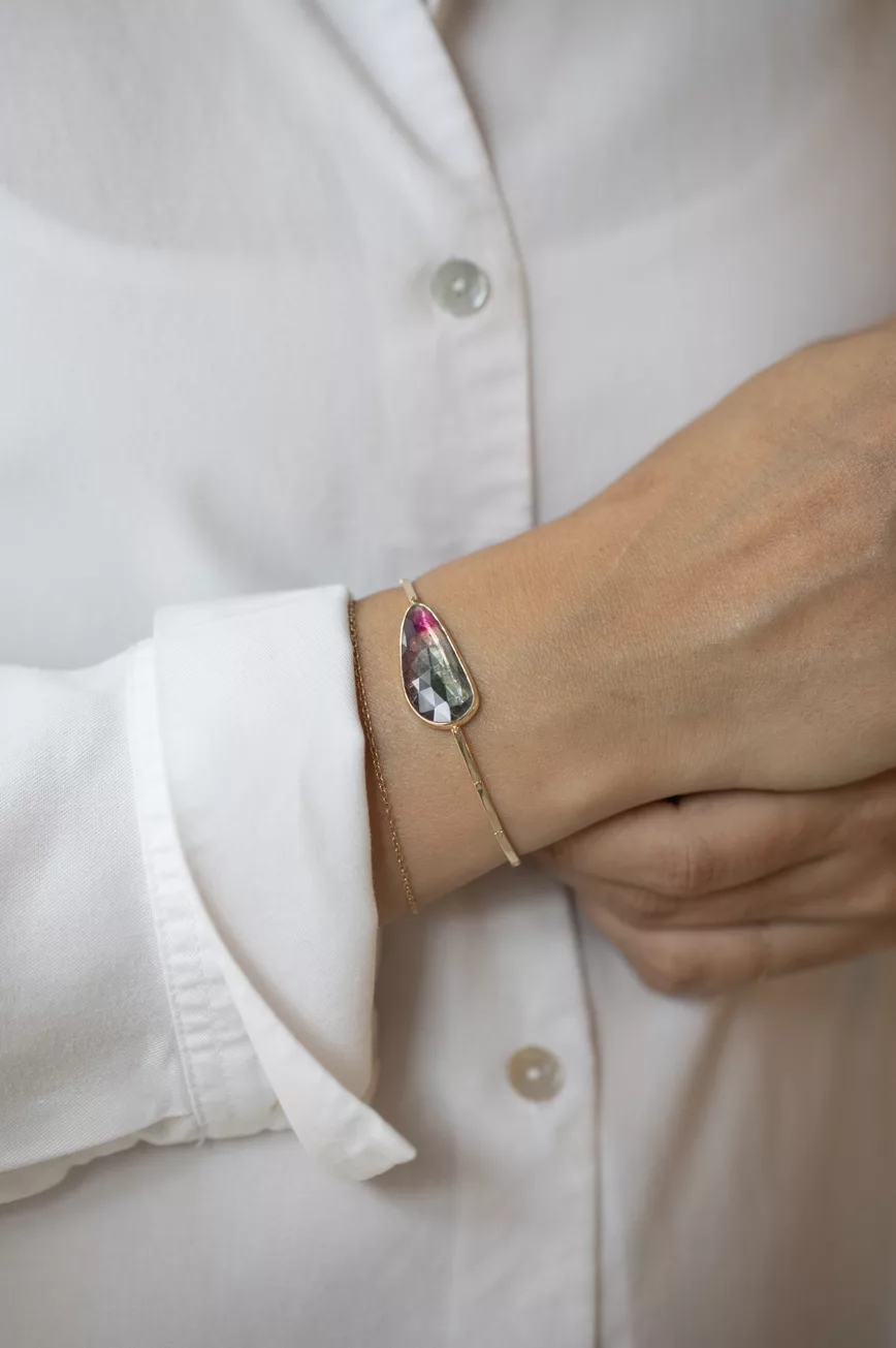 Gold articulated bracelet freeform watermelon tourmaline slice Céline Daoust