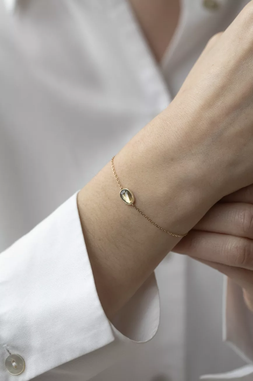 Yellow gold chain bracelet single freeform ocre tourmaline bezel station Celine Daoust