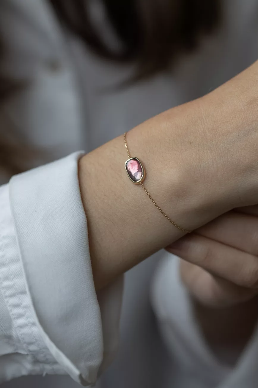 Yellow gold chain bracelet single oval pink tourmaline bezel station Celine Daoust