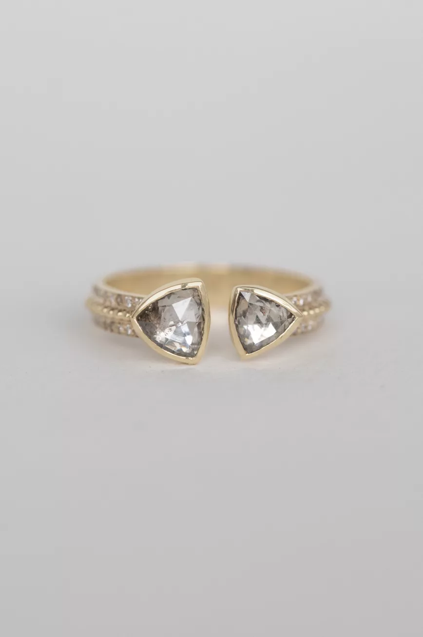 18k gold ring two triangle-cut champagne diamonds pavé band Céline Daoust